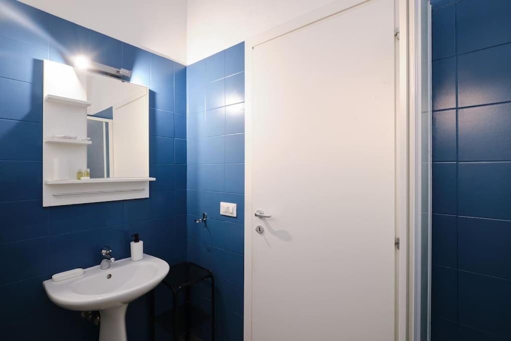 Tuscolana Blu - Grazioso Monolocale Appartamento Roma