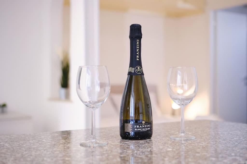 Tuscolana Blu - Grazioso Monolocale Apartment Rom